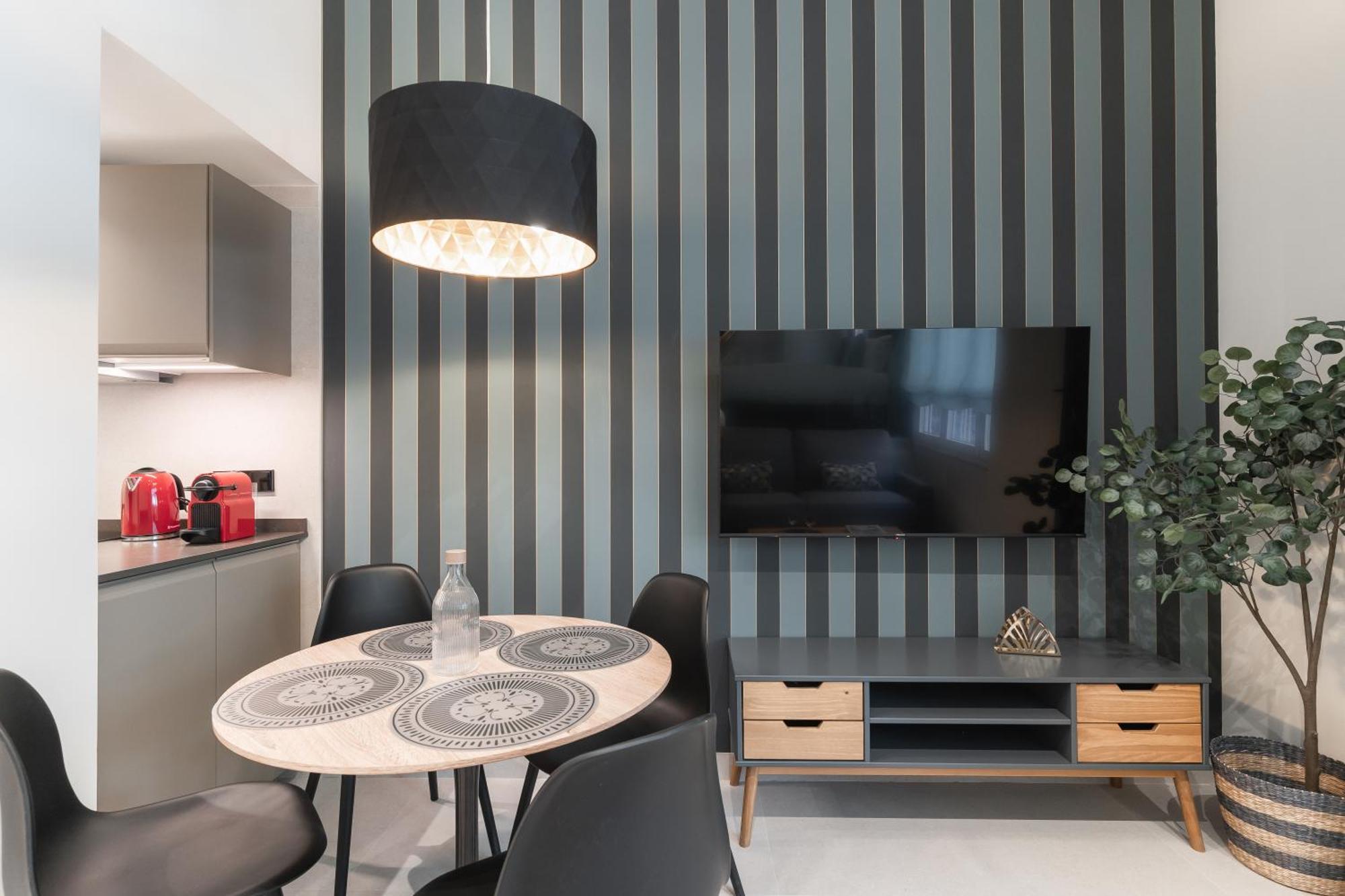 Laurel-Mintystay Apartments มาดริด ภายนอก รูปภาพ