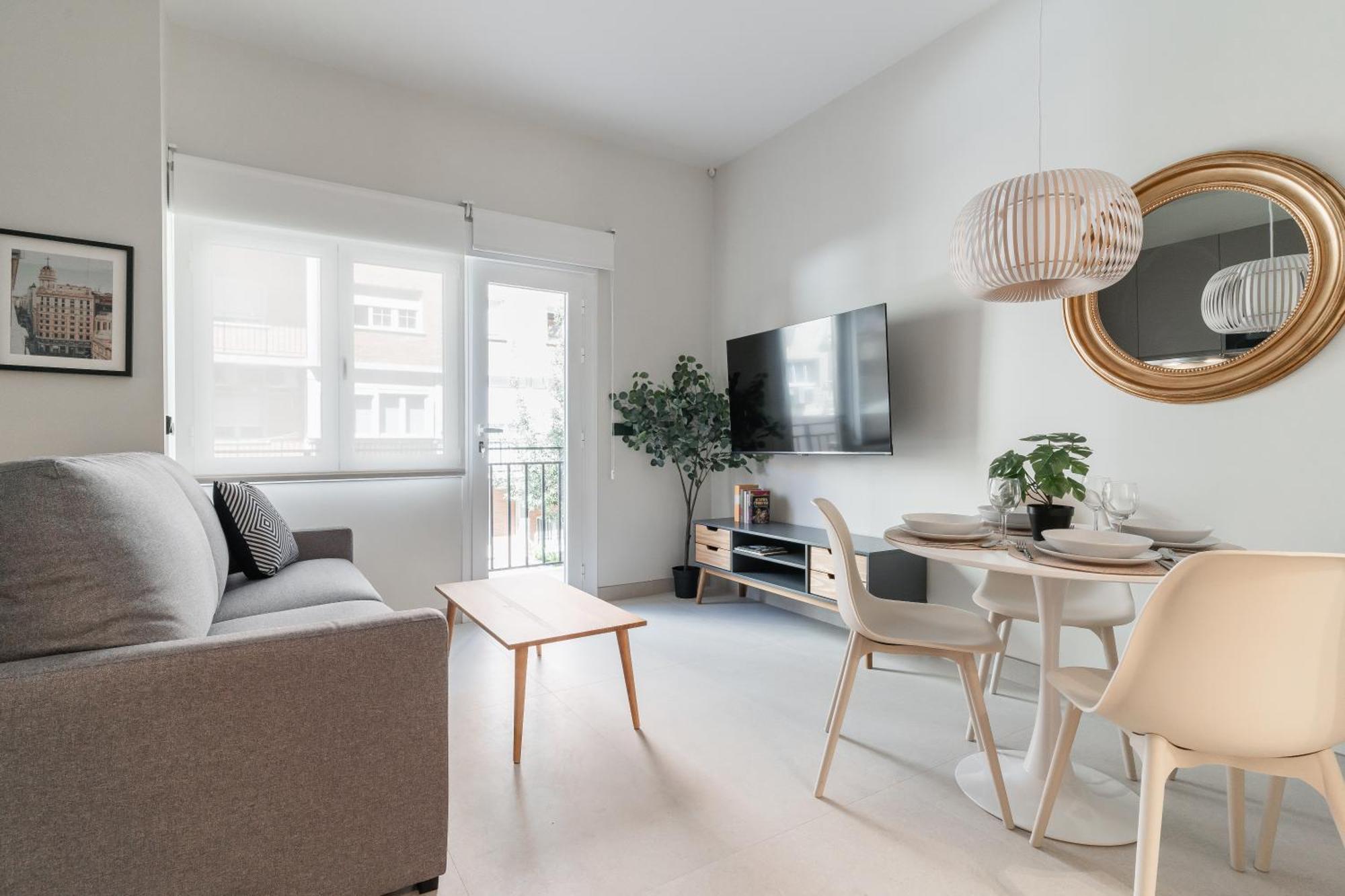 Laurel-Mintystay Apartments มาดริด ภายนอก รูปภาพ