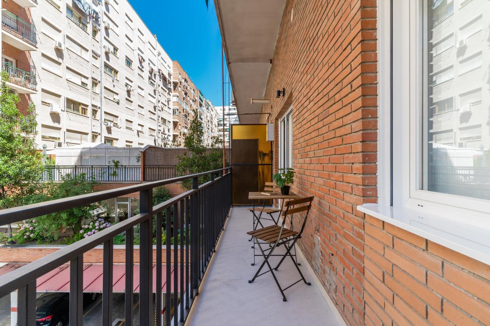 Laurel-Mintystay Apartments มาดริด ภายนอก รูปภาพ