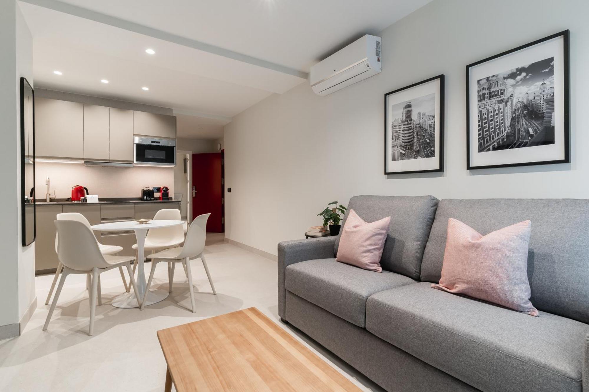 Laurel-Mintystay Apartments มาดริด ภายนอก รูปภาพ