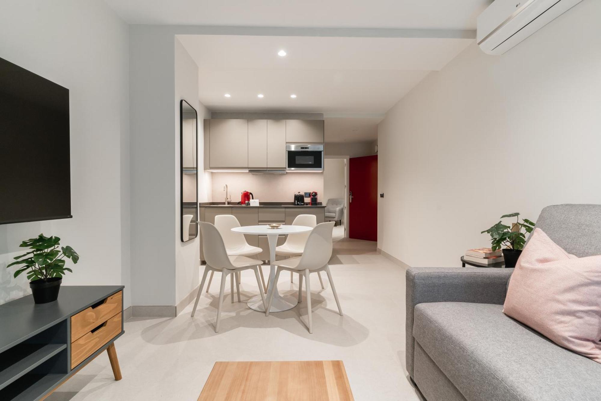 Laurel-Mintystay Apartments มาดริด ภายนอก รูปภาพ