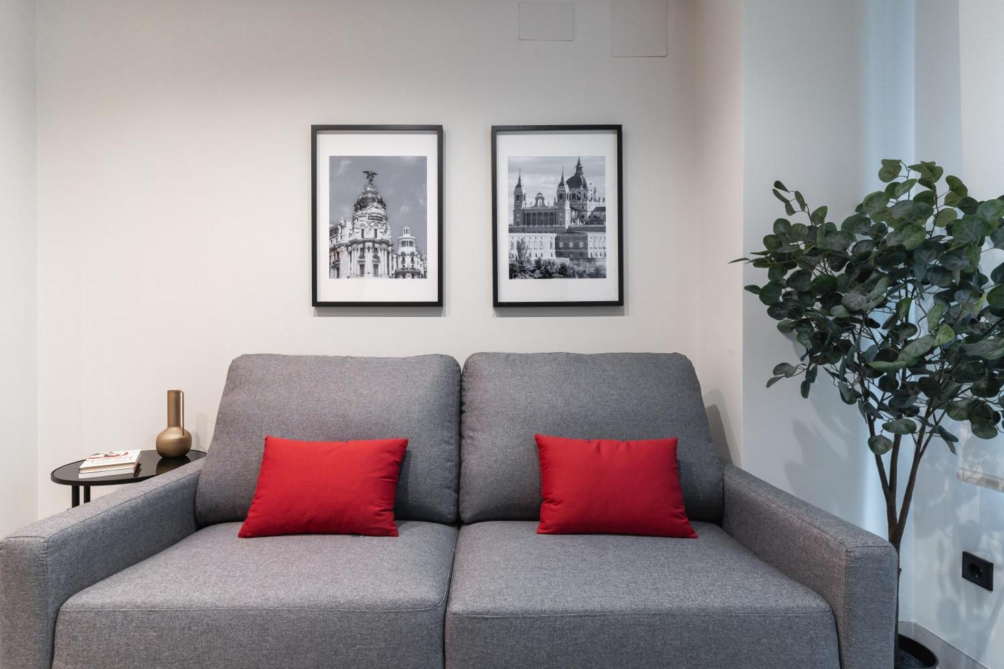 Laurel-Mintystay Apartments มาดริด ภายนอก รูปภาพ