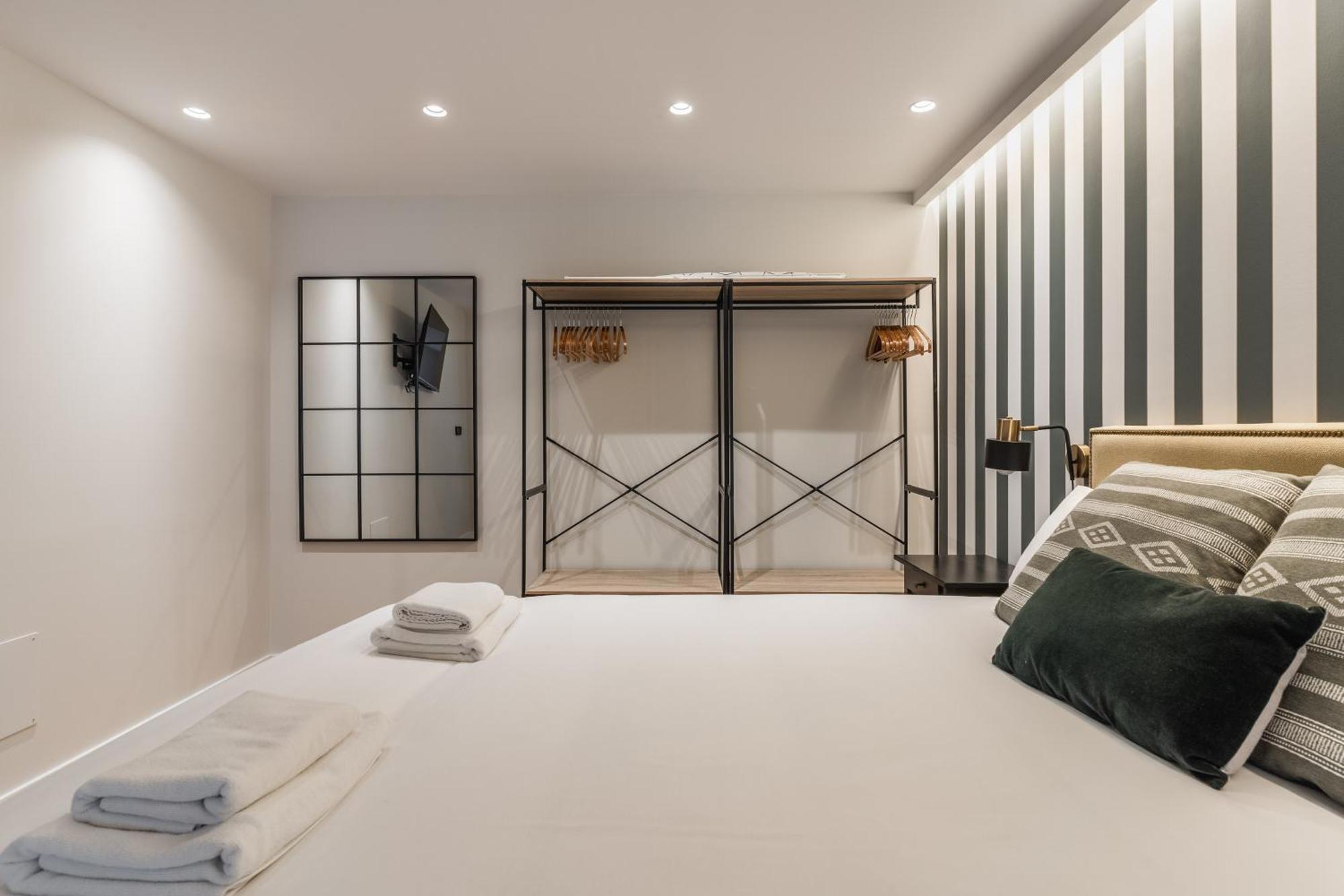 Laurel-Mintystay Apartments มาดริด ภายนอก รูปภาพ